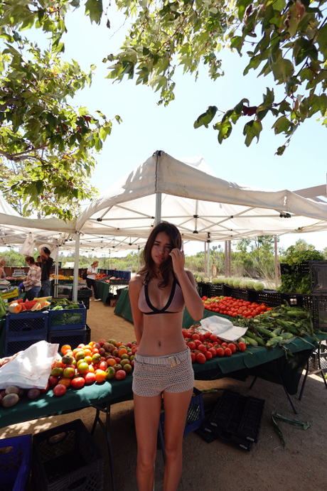Hand-crocheted CHAÏA Rio de Janeiro shorts in rose gold — summer 2026