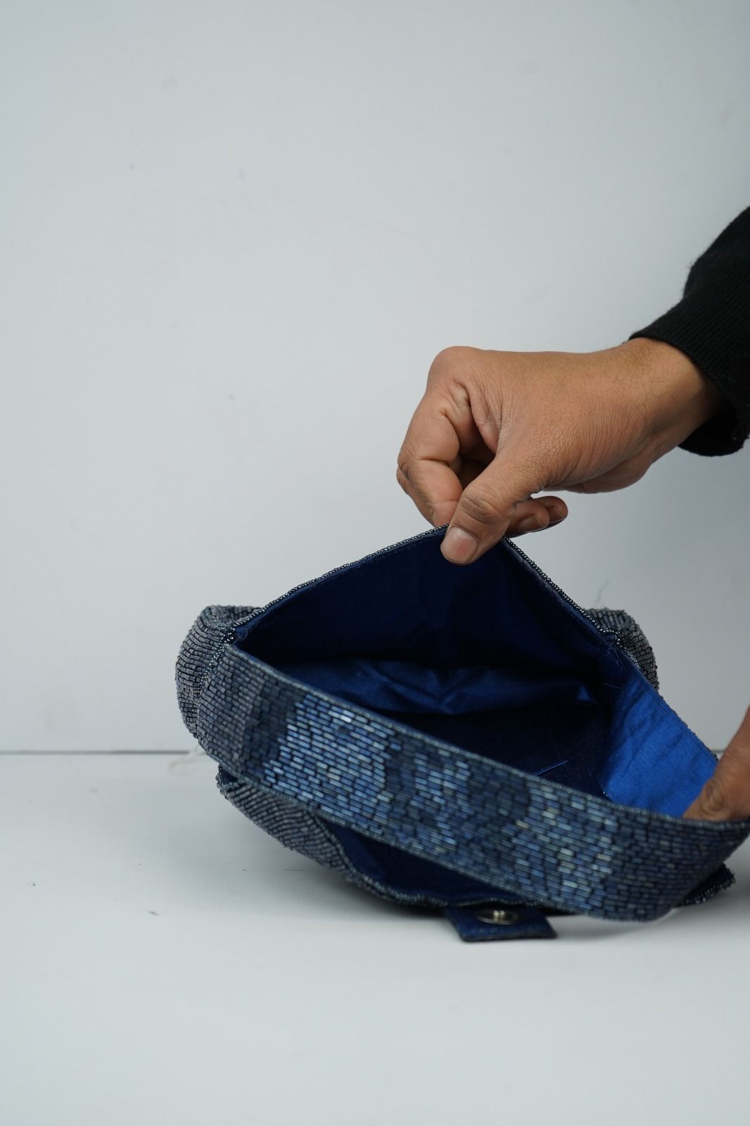 Chaïa Goiâna Bag — hand-beaded adda embroidery clutch from India 3